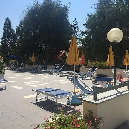 Theresa House With Pool Сasa de vacaciones